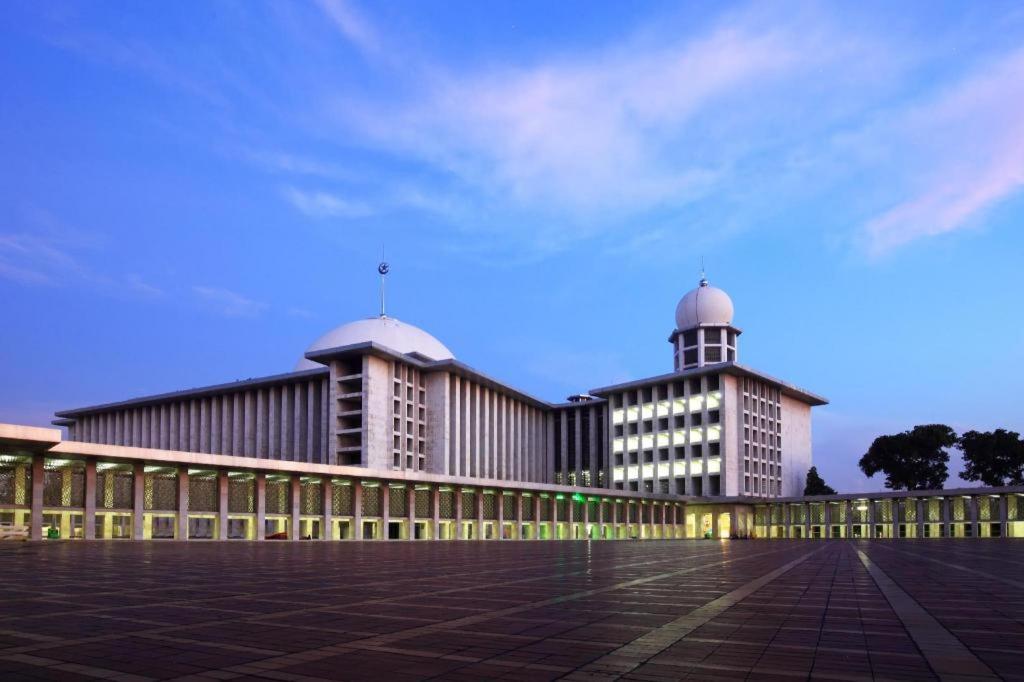 Hi Hotel Senen Jakarta Exterior foto